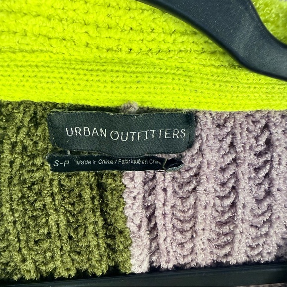 Urban Outfitters Ashlyn Colorblock Batwing Cropped Cardigan | Small - Picture 4 of 8